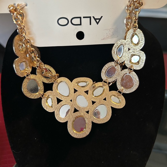 Beautiful statement piece necklace from Aldo - Picture 5 of 8